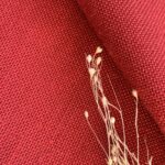 tissu rouge éclatant