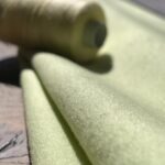 tissu jaune chrome
