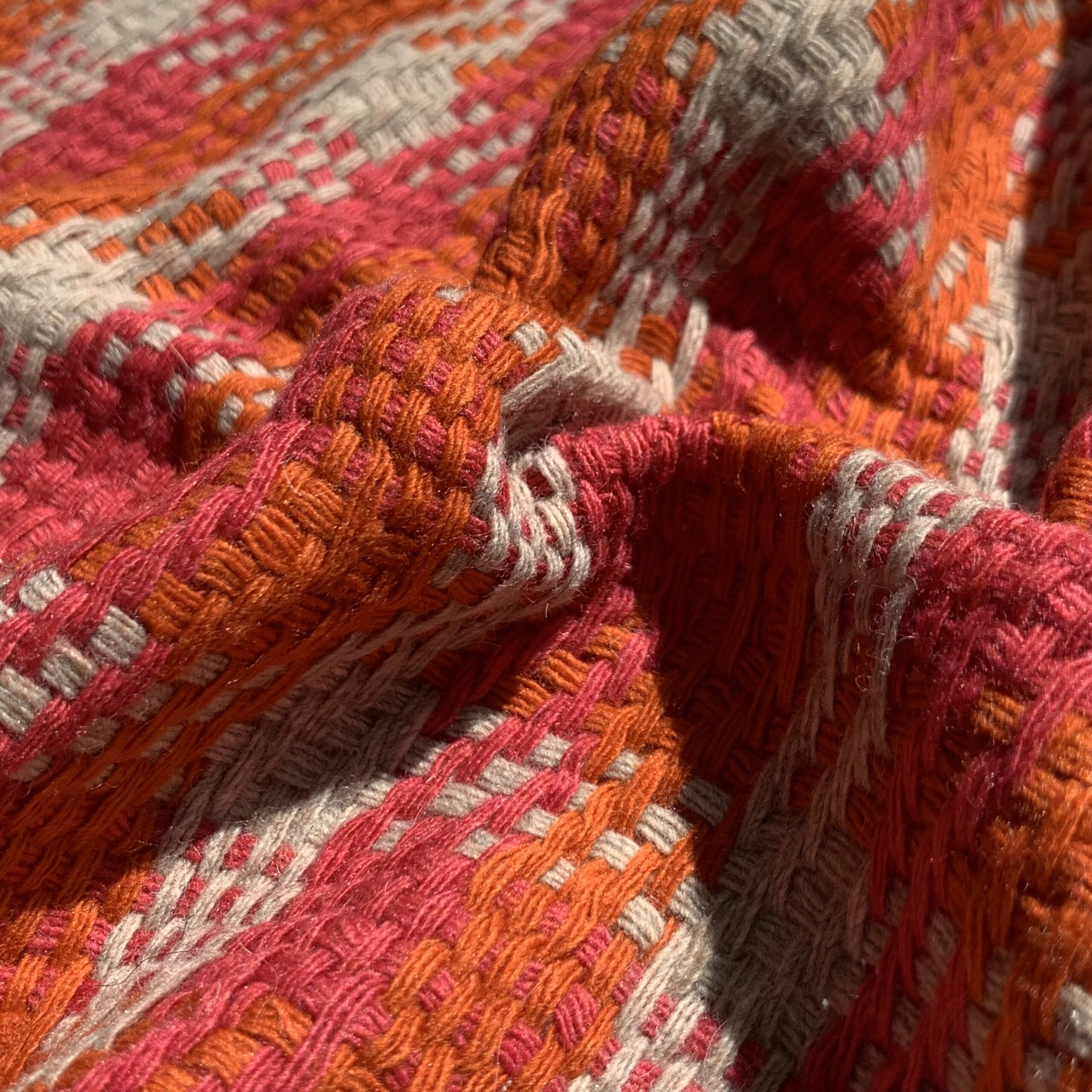 carreux texturé fushia, orange beige
