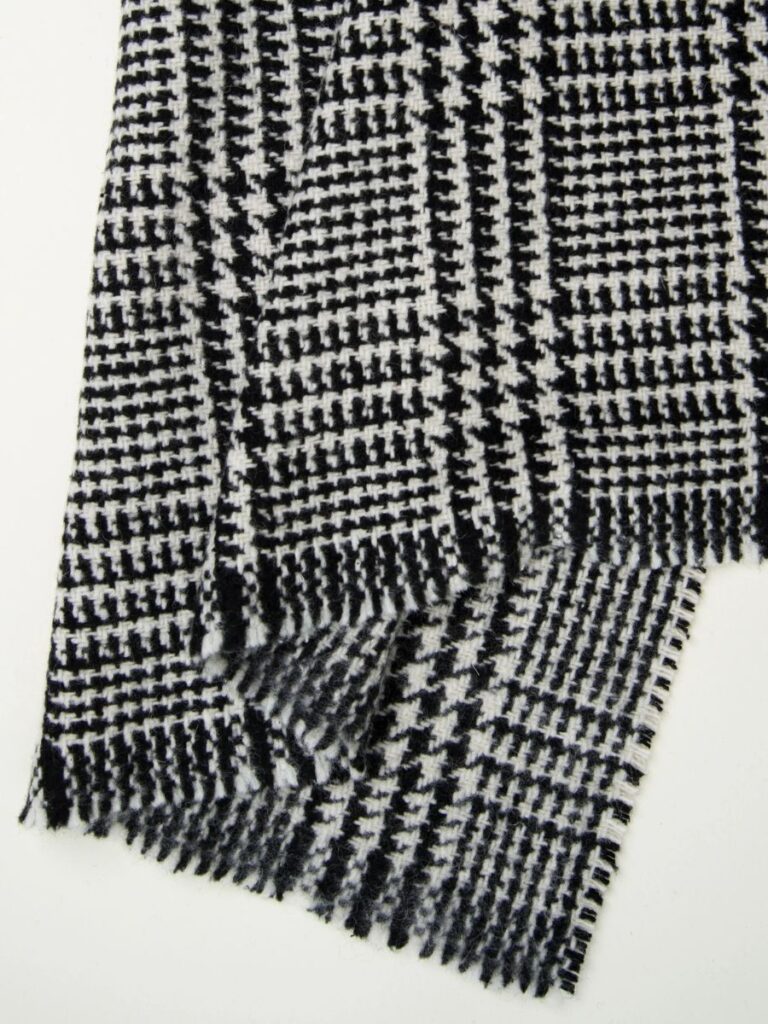 tissu lainage tartan prince galles maison florin atelier brunette detail