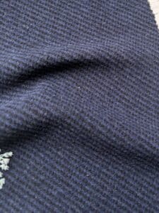 tissu diagonale bleu et noir