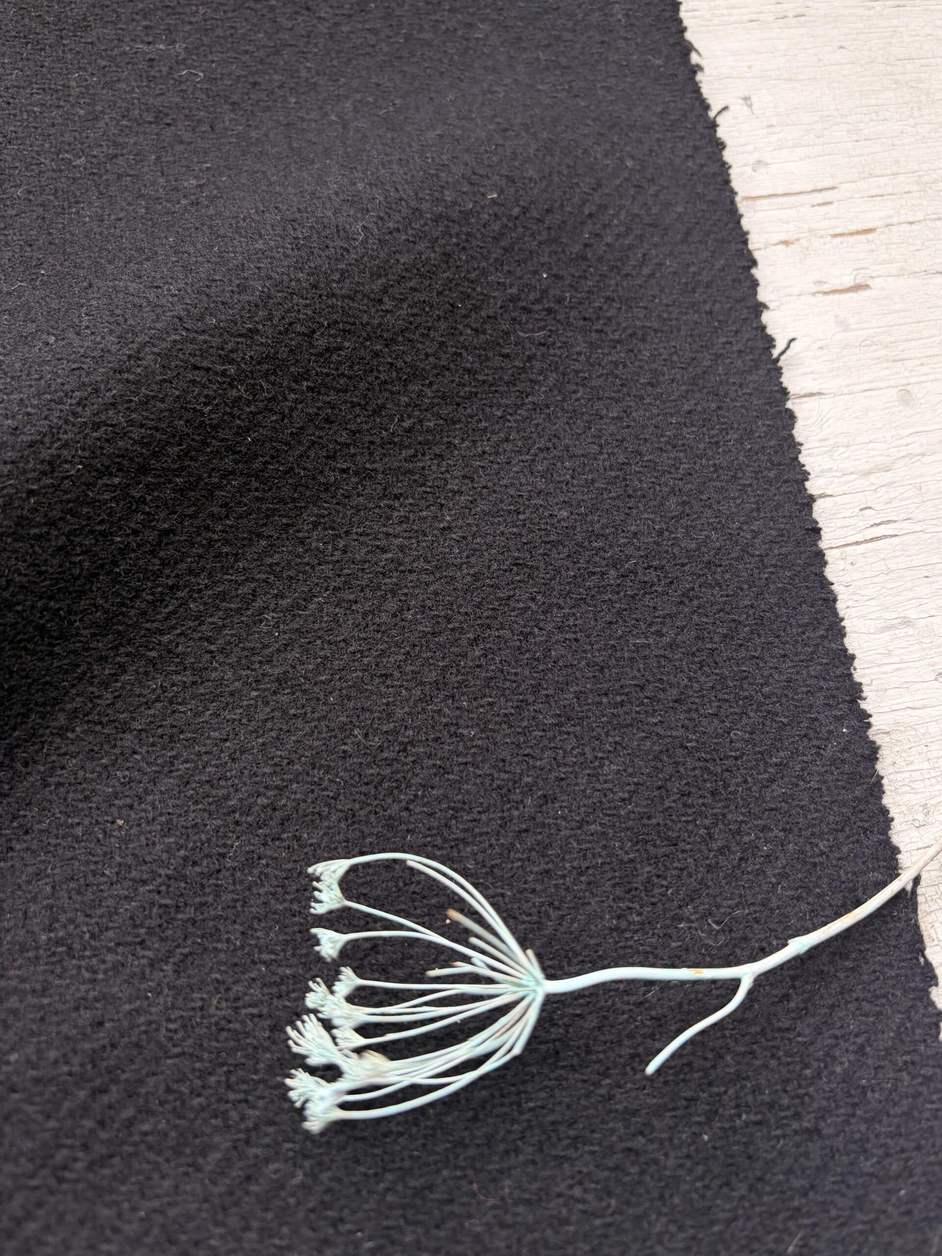 drap de laine armuré noir